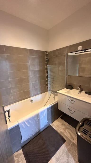 Maison Entierement Renovee Βίλα Ambares-et-Lagrave Εξωτερικό φωτογραφία
